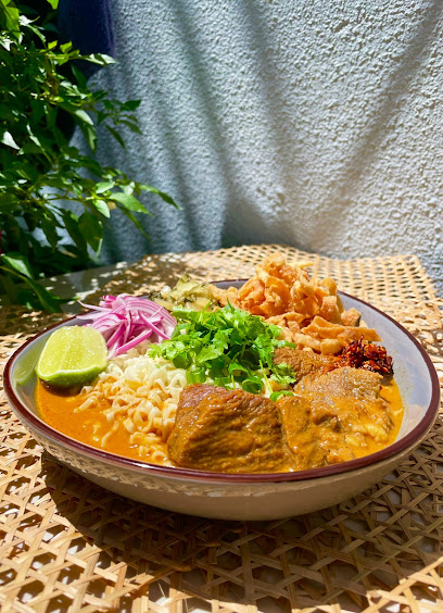 Khao Hom Halal Thai Diep River: spicy Thai curry noodles with beef
