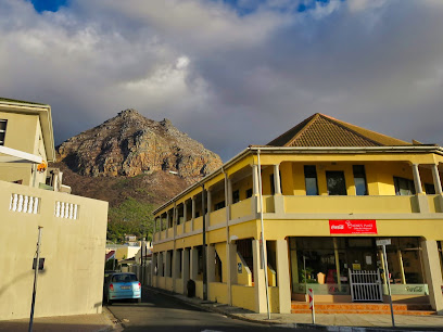 Kosie's Place restaurant in Cape Town with mountain backdrop